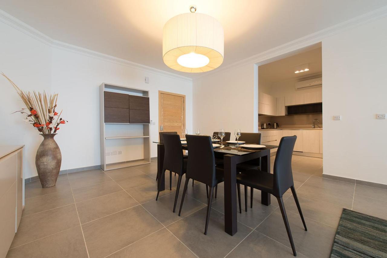 Seafront Apartment Слима Экстерьер фото