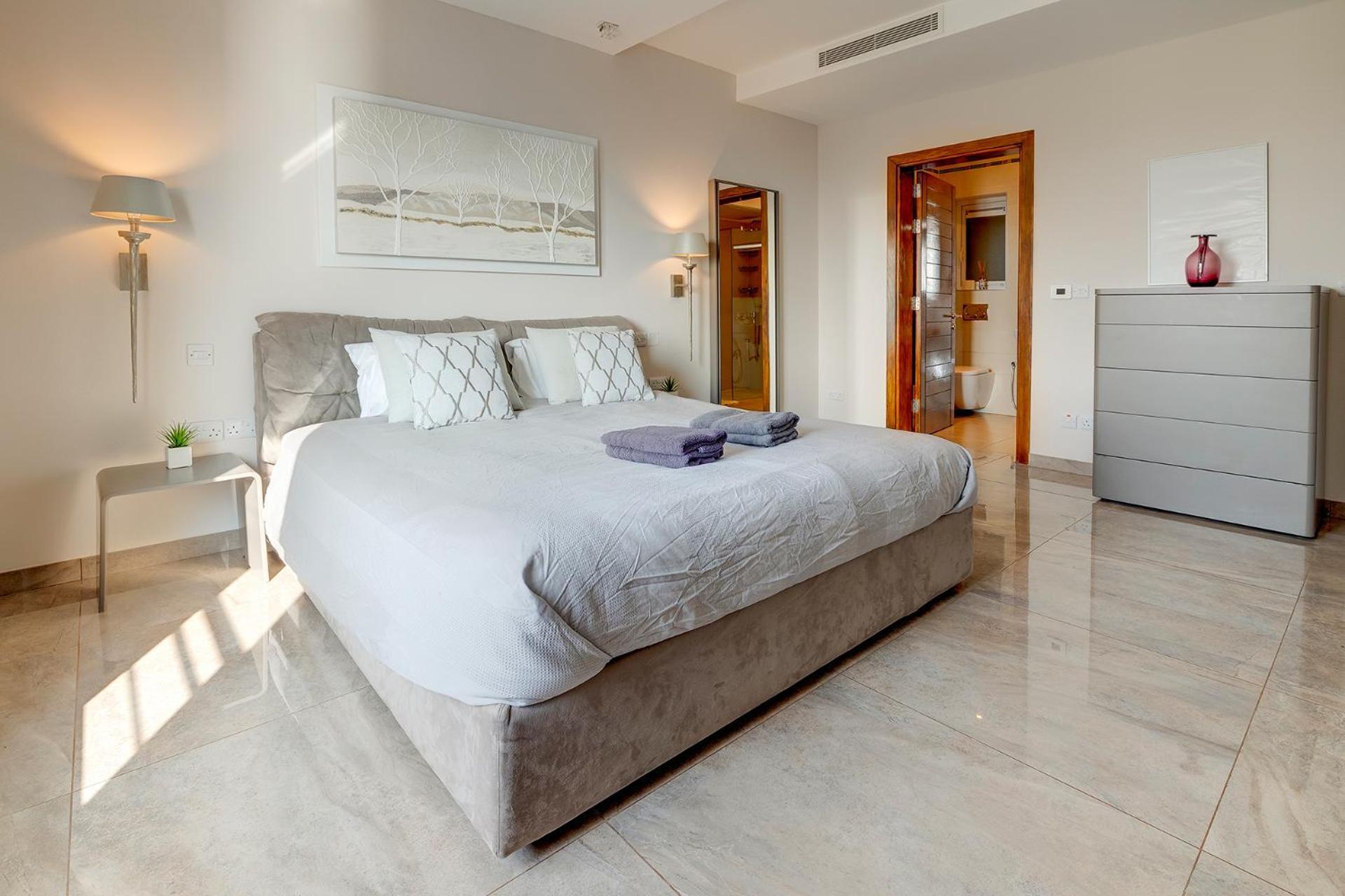 Seafront Apartment Слима Экстерьер фото