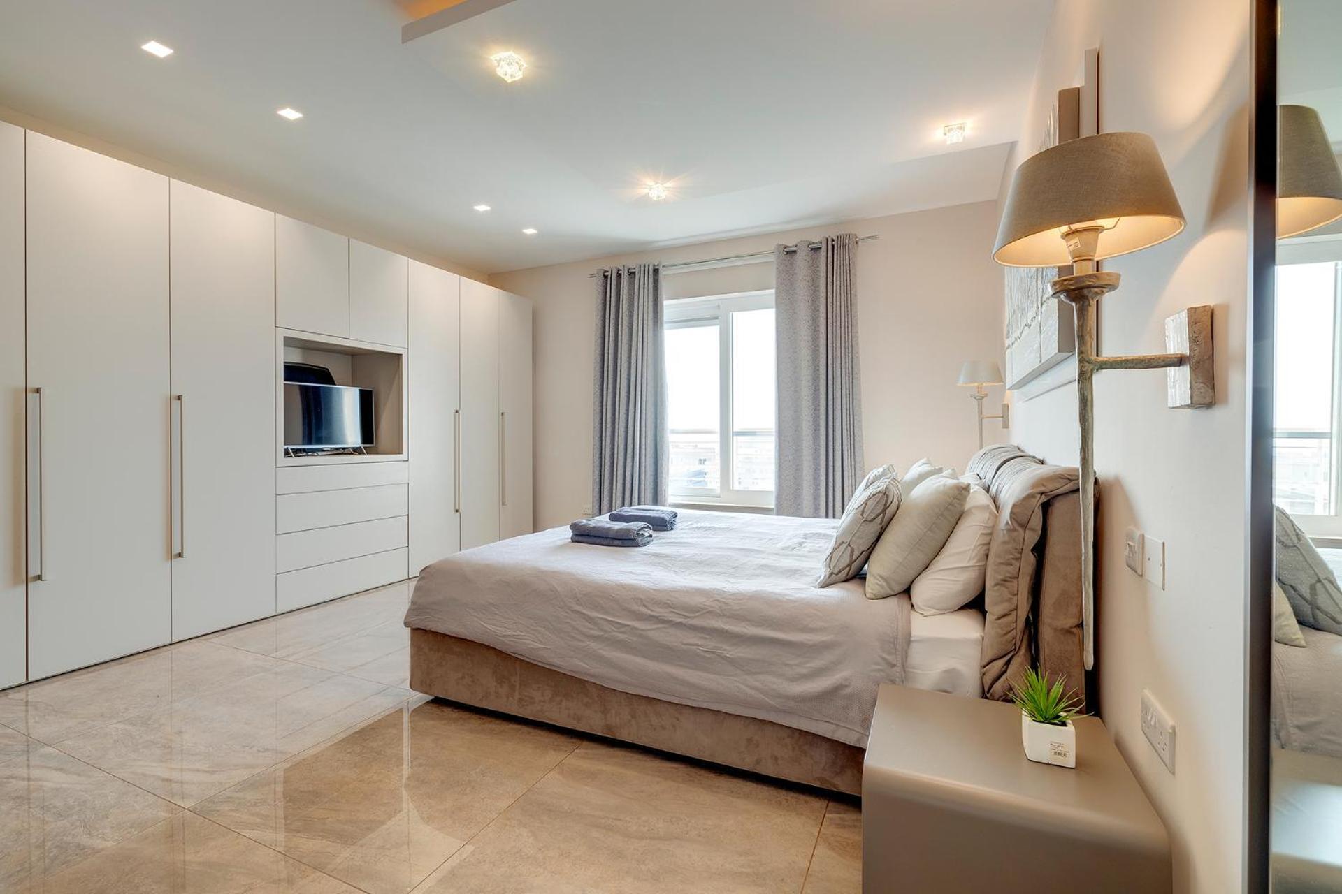 Seafront Apartment Слима Экстерьер фото