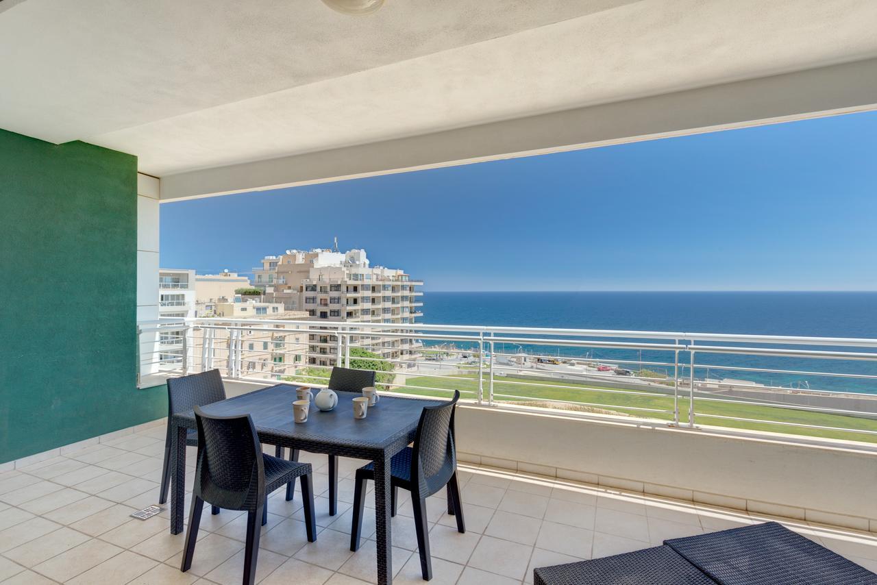 Seafront Apartment Слима Экстерьер фото