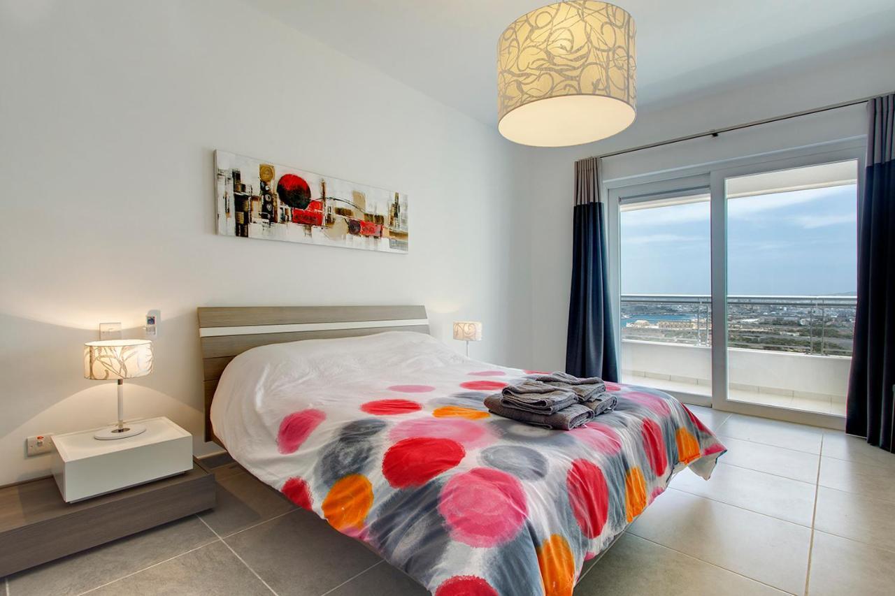 Seafront Apartment Слима Экстерьер фото